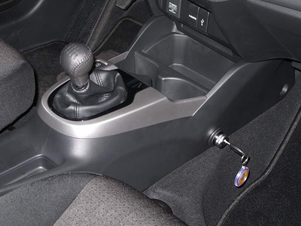 honda jazz 2015 6seb r hatul