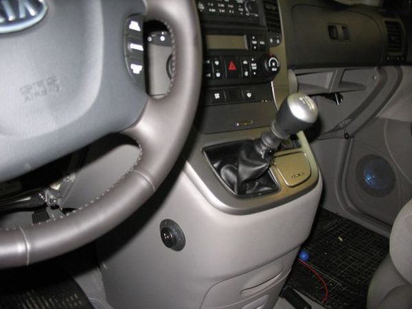 Kia carnival
