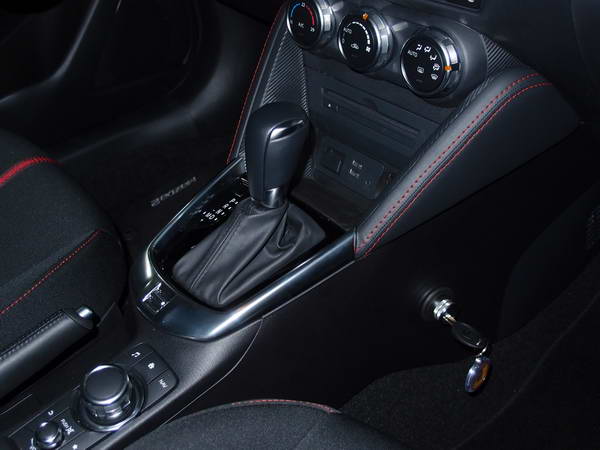 mazda 2 iii 2015 aut tt