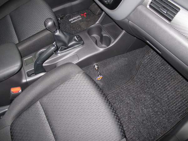 mitsubishi outlander iii 2012 5seb r hatul