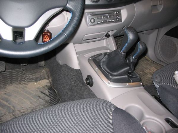 Mitsubishi l200