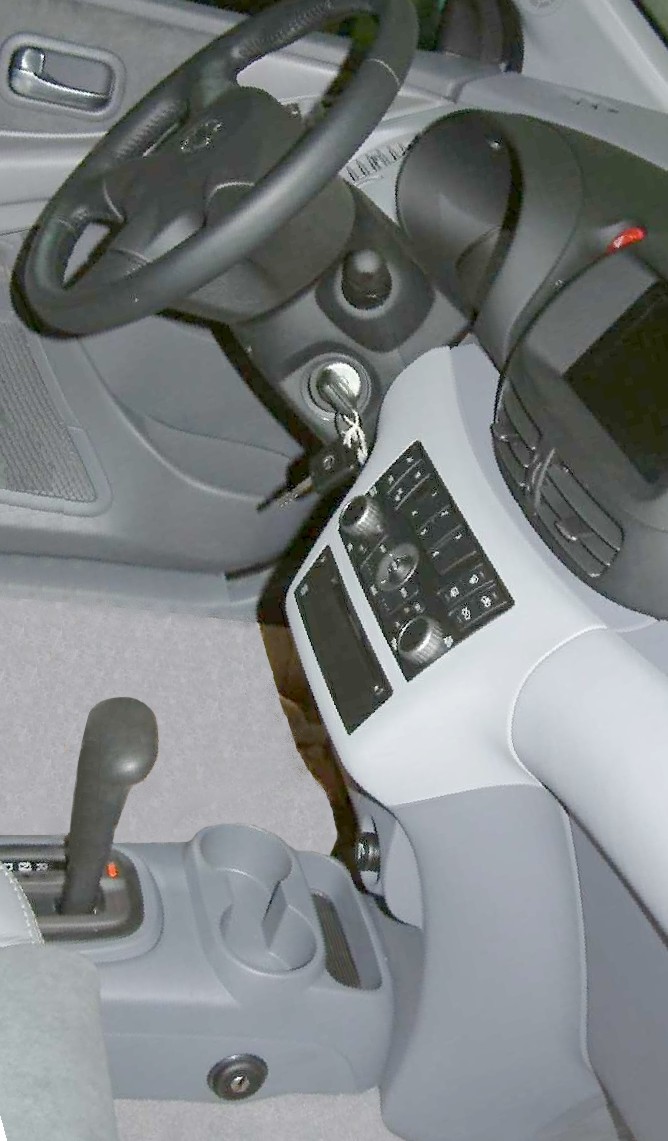 Nissan almera tino automata