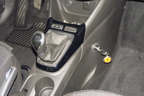 opel crossland x 5seb r hatul segedrud jobb oldalon