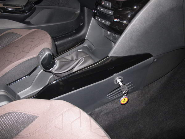 peugeot 2008 r hatul kezi
