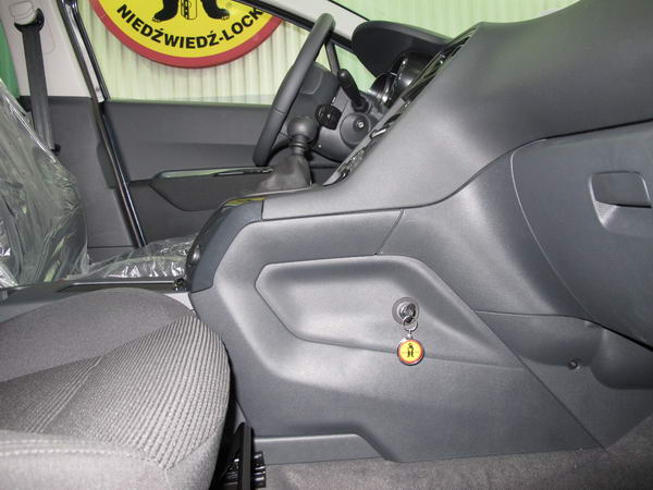 peugeot 5008 6 seb r elol fekete kulissza