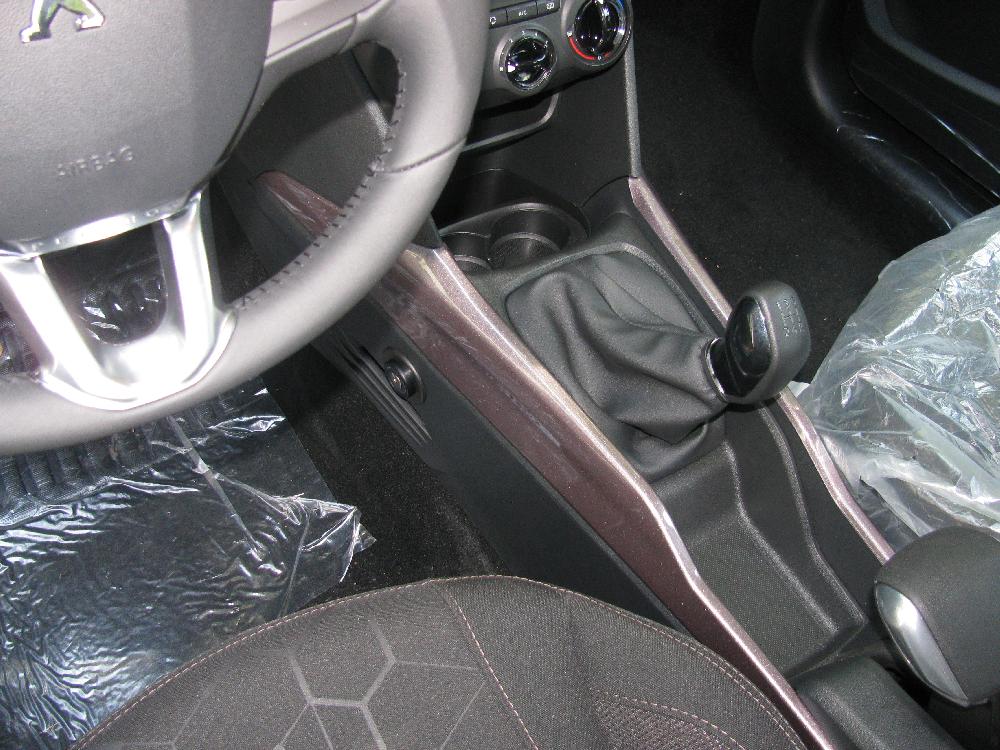peugeot 2008 2015