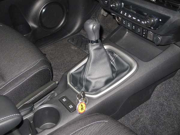 toyota hilux an120 an130 2016 6seb r elol
