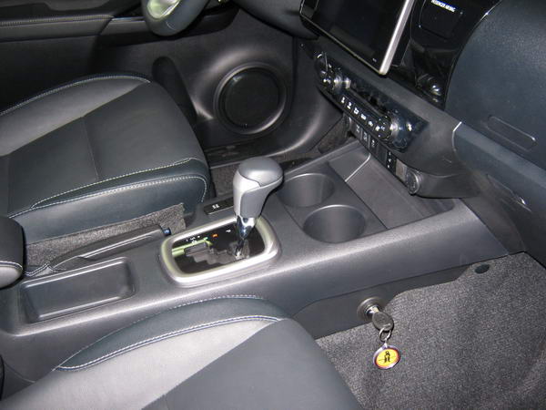toyota hilux vii 6at