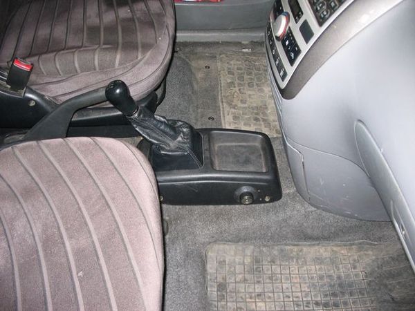 toyota avensis verso