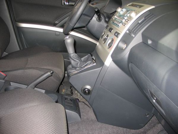 toyota corolla verso 2004