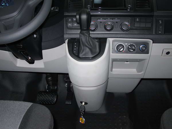 Volkswagen t6 aut dsg konzol2